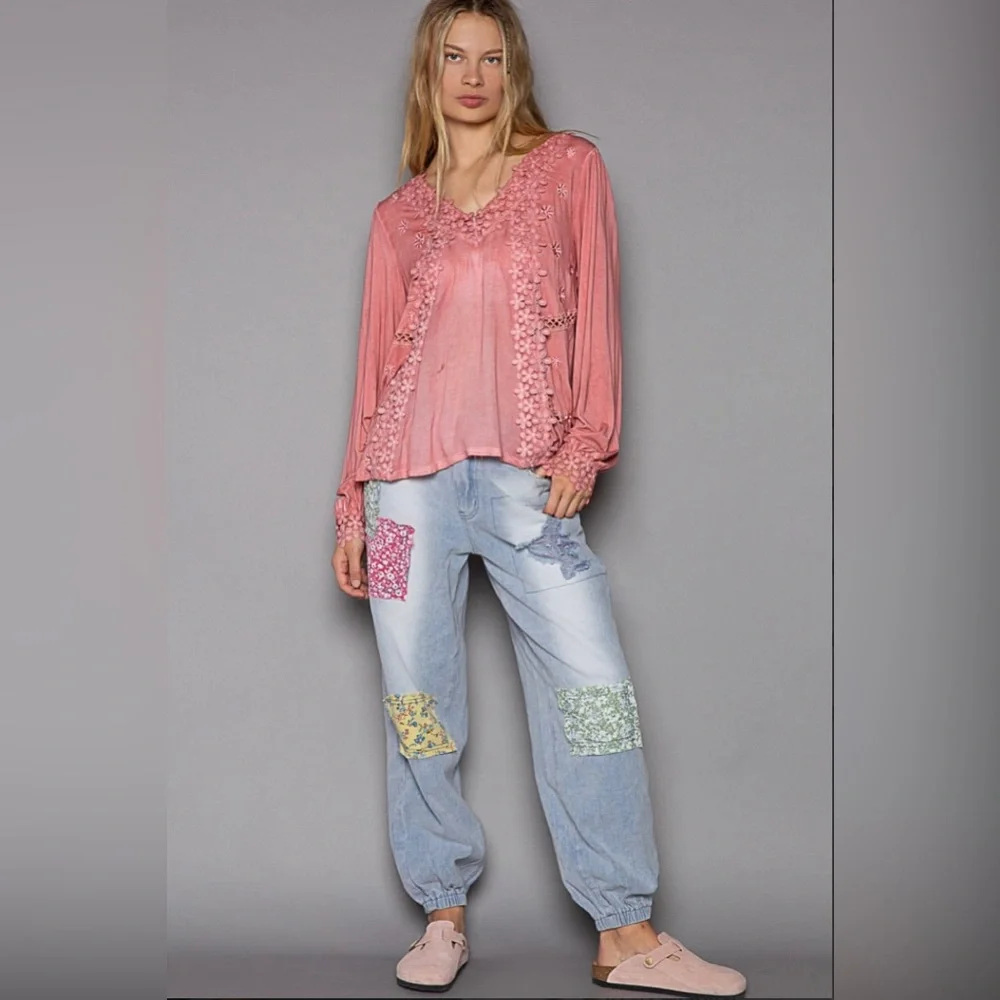 New! POL Colorful Patchwork Distressed Relaxed Fit Jogger Jeans - Picture 7 of 8